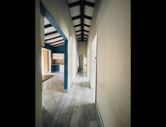 6 BEDROOM HOUSE FOR SALE IN NEW STATE AREA